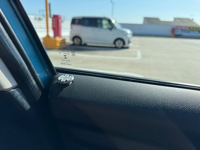 BMW MINI ONE 5DOOR 2017 Image 31