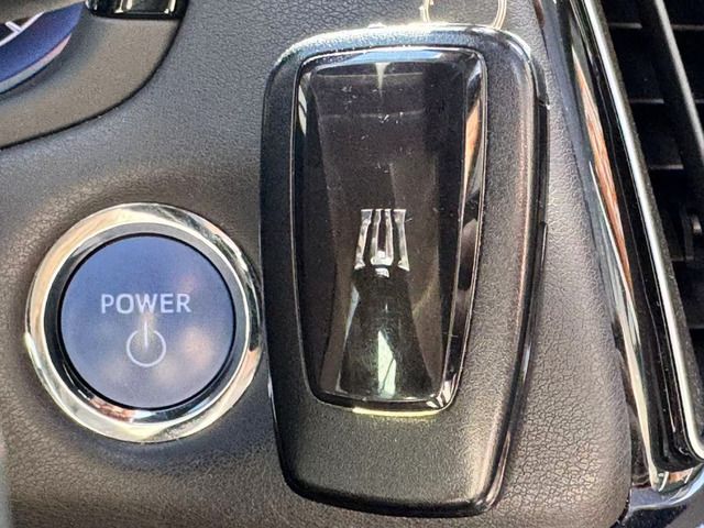 TOYOTA CROWN SEDAN HYBRID 2018 Image 31