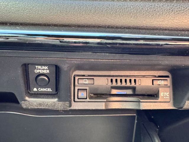 TOYOTA CROWN SEDAN HYBRID 2018 Image 31