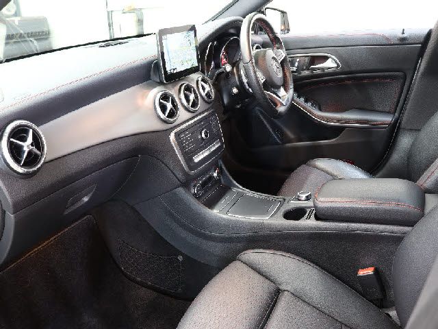 MERCEDES BENZ CLA SH 2017 Image 31