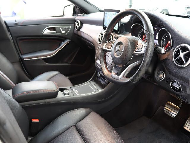 MERCEDES BENZ CLA SH 2017 Image 31