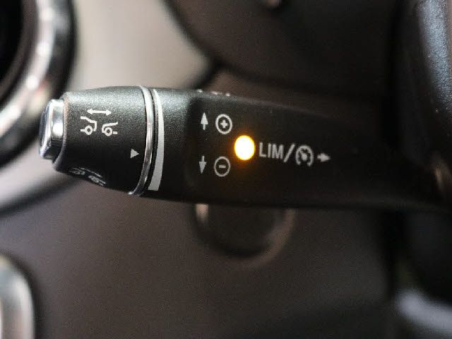 MERCEDES BENZ CLA SH 2017 Image 31