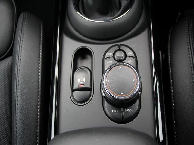 BMW MINI COOPER D CLUBMA 2019 Image 31