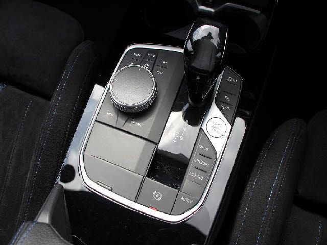 BMW 1SERIES 2019 Image 31