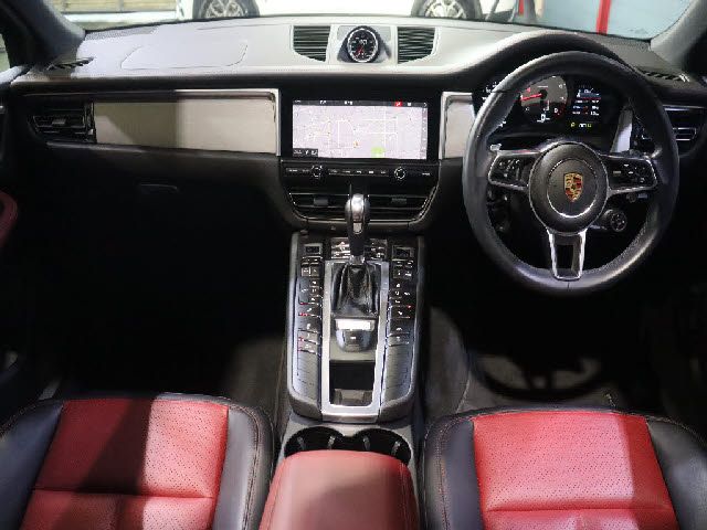 PORSCHE MACAN 2019 Image 31