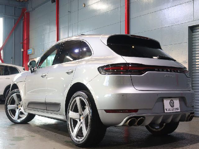 PORSCHE MACAN 2019 Image 31