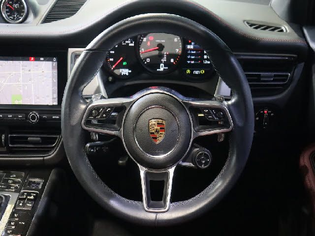 PORSCHE MACAN 2019 Image 31