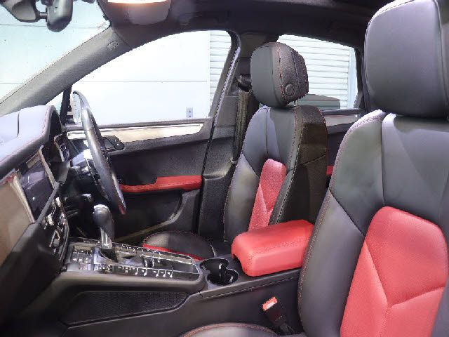 PORSCHE MACAN 2019 Image 31