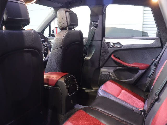 PORSCHE MACAN 2019 Image 31