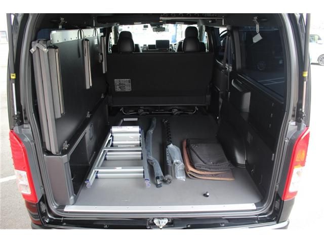 TOYOTA HIACE VAN 4WD 2022 Image 31