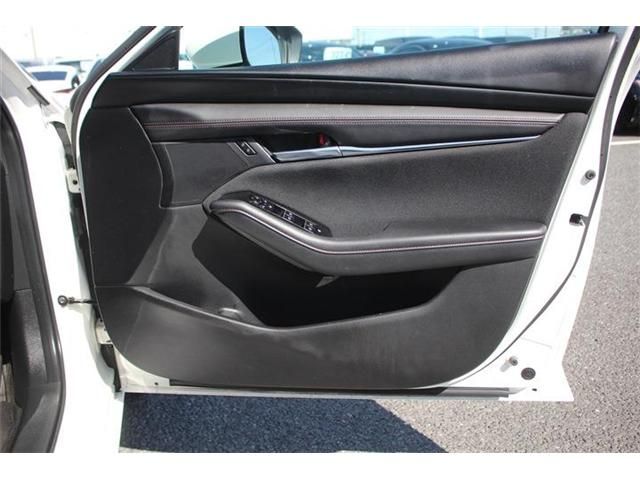 MAZDA 3 FASTBACK 2023 Image 31