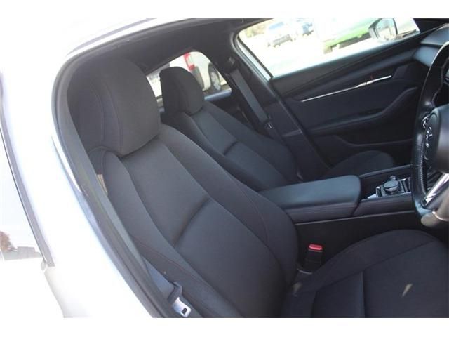 MAZDA 3 FASTBACK 2023 Image 31