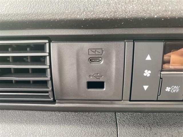 HONDA N BOX CUSTOM 2023 Image 31