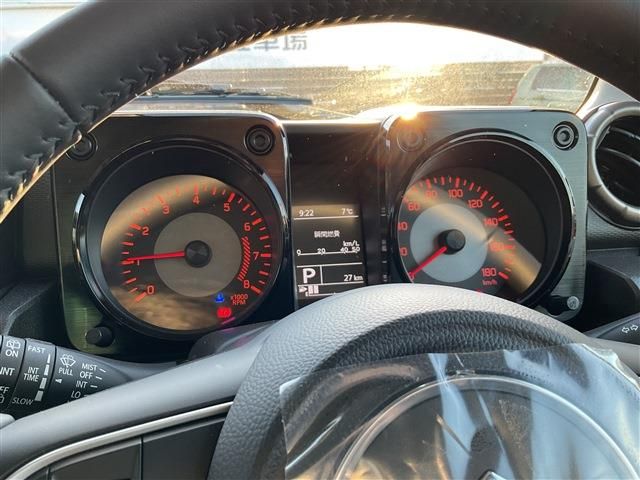 SUZUKI JIMNY NOMADE 2025 Image 31