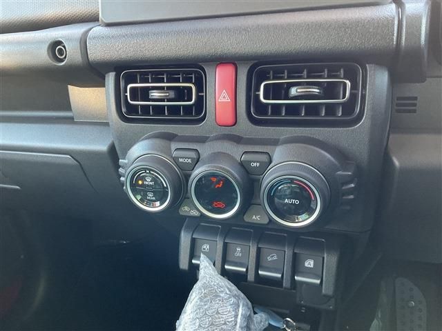 SUZUKI JIMNY NOMADE 2025 Image 31