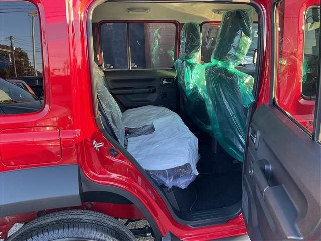 SUZUKI JIMNY NOMADE 2025 Image 31