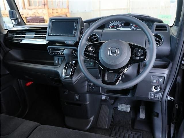 HONDA N BOX CUSTOM 2023 Image 31