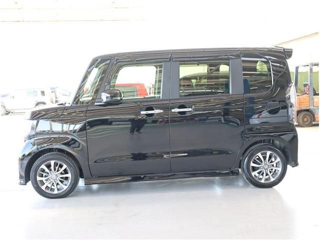 HONDA N BOX CUSTOM 2023 Image 31