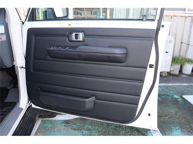 TOYOTA LANDCRUISER 70 2025 Image 31