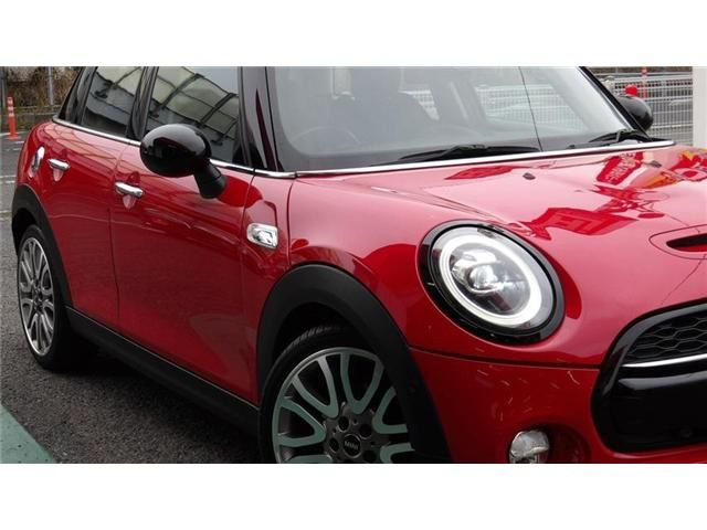 BMW MINI COOPER SD 5DOOR 2019 Image 31