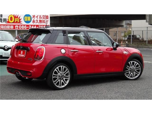 BMW MINI COOPER SD 5DOOR 2019 Image 31