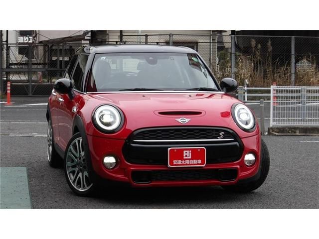 BMW MINI COOPER SD 5DOOR 2019 Image 31