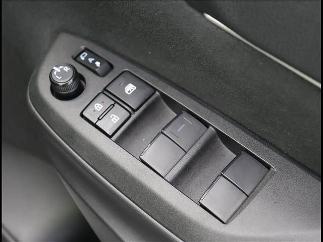 TOYOTA YARIS CROSS HYBRID 2024 Image 31