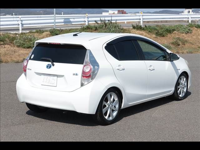 TOYOTA AQUA 2012 Image 31