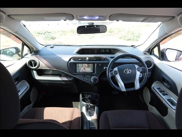 TOYOTA AQUA 2012 Image 31