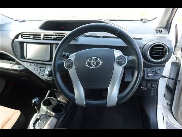 TOYOTA AQUA 2012 Image 31