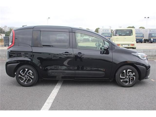 TOYOTA SIENTA HYBRID 2022 Image 31