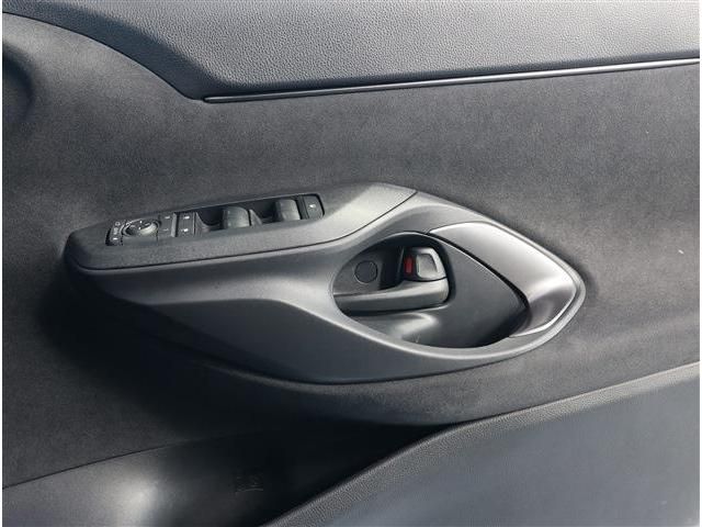 TOYOTA YARIS CROSS HYBRID 2025 Image 31