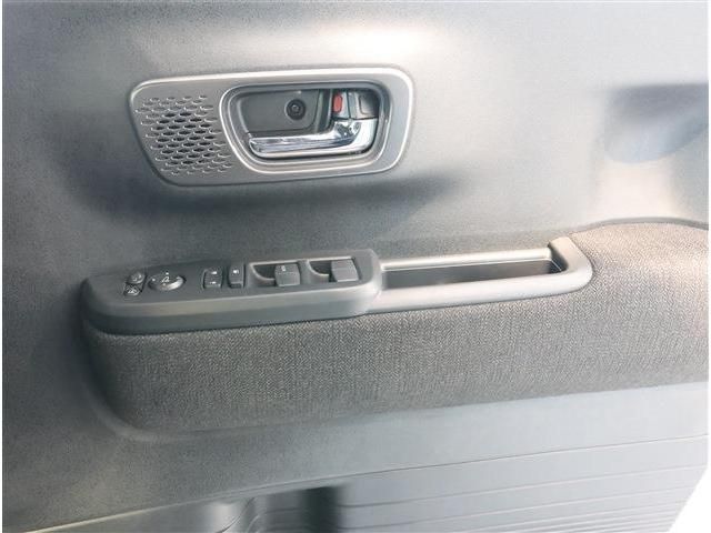 HONDA N BOX CUSTOM 2023 Image 31