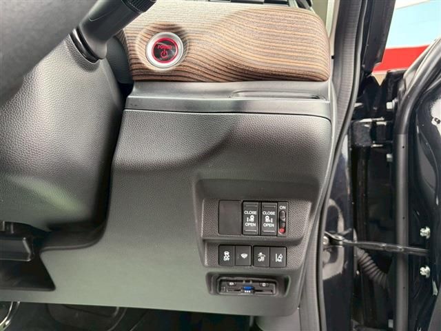 HONDA FREED HYBRID 2023 Image 31