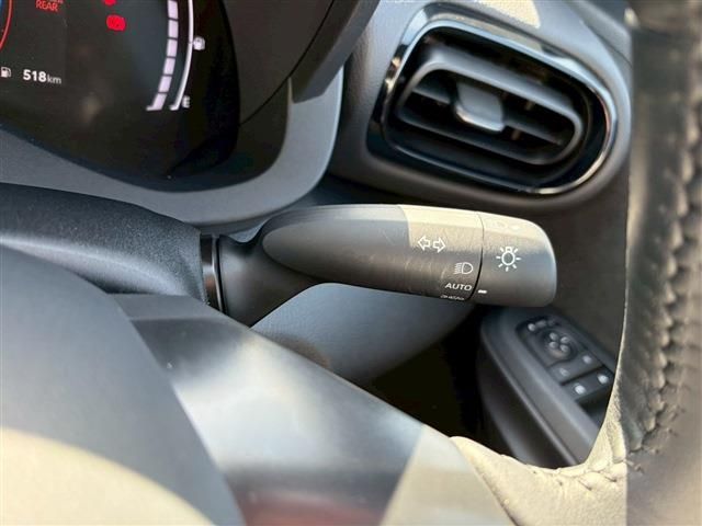 TOYOTA YARIS CROSS 2025 Image 31