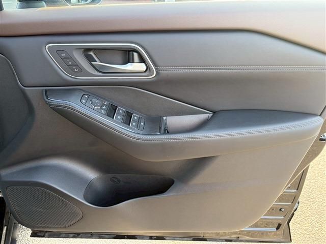 NISSAN X-TRAIL HYBRID 4WD 2025 Image 31