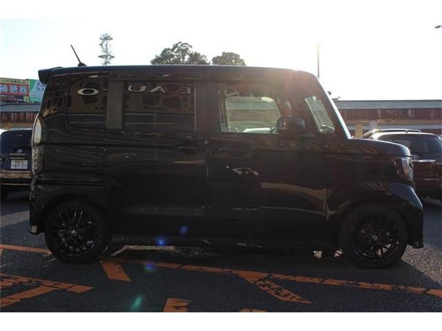 HONDA N BOX CUSTOM 2023 Image 31