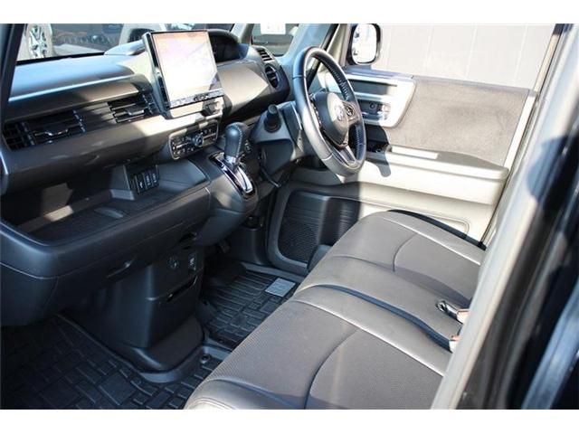 HONDA N BOX CUSTOM 2023 Image 31