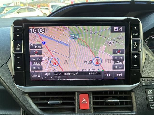 TOYOTA VOXY HYBRID 2017 Image 31