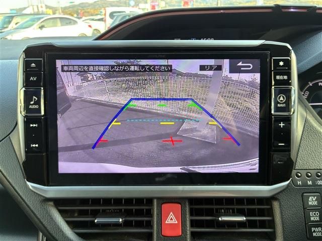 TOYOTA VOXY HYBRID 2017 Image 31