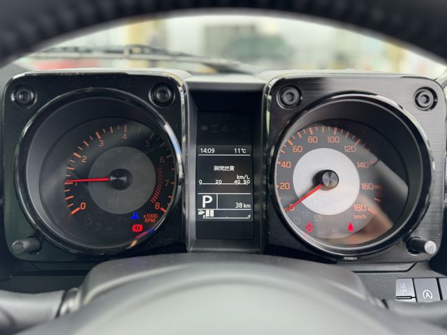 SUZUKI JIMNY NOMADE 2026 Image 31