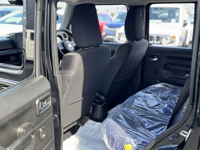 SUZUKI JIMNY NOMADE 2025 Image 31