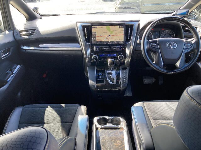 TOYOTA VELLFIRE 4WD 2017 Image 31