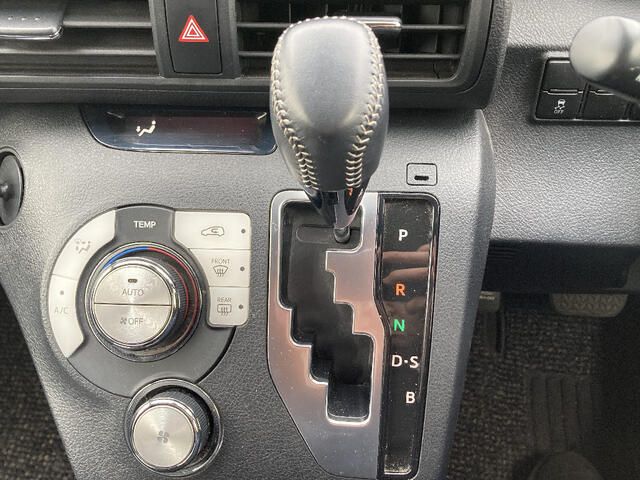 TOYOTA SIENTA 4WD 2015 Image 31