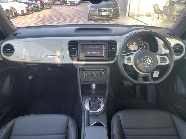 VOLKSWAGEN THE BEETL 2015 Image 31