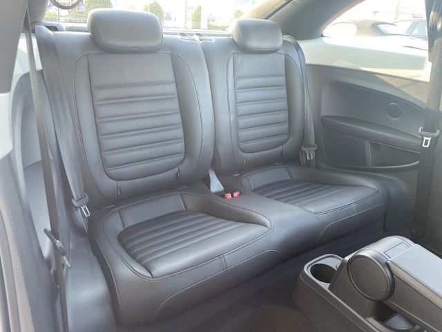 VOLKSWAGEN THE BEETL 2015 Image 31