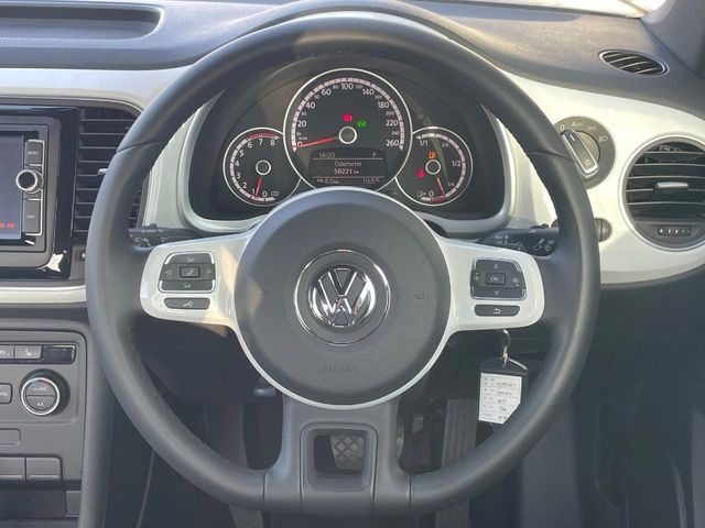 VOLKSWAGEN THE BEETL 2015 Image 31