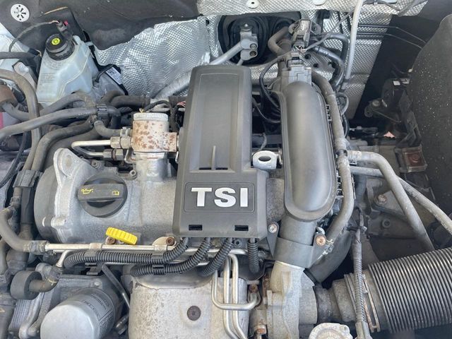 VOLKSWAGEN THE BEETL 2015 Image 31