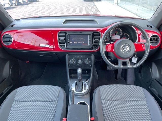VOLKSWAGEN THE BEETL 2015 Image 31