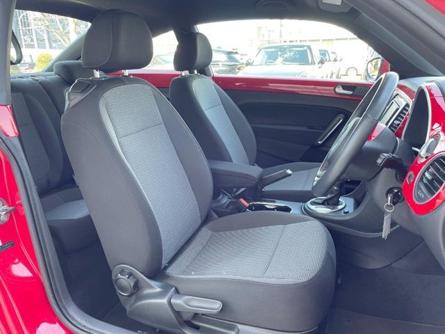 VOLKSWAGEN THE BEETL 2015 Image 31